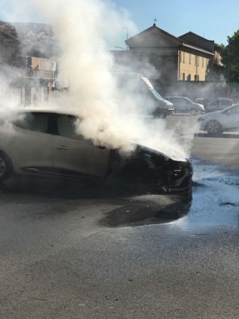 A fuoco l'auto dell'assessore Cammarata
