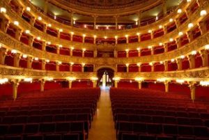a teatro con la bussone