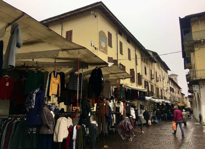 Mercato ambulante a Carmagnola - Foto di Francesco Rasero per Il Carmagnolese