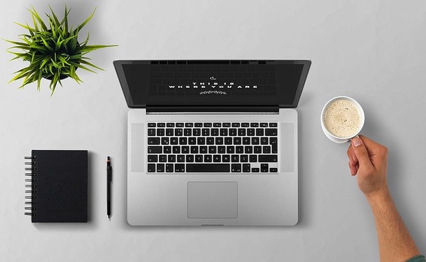 Smartworking, le due facce del lavoro da casa