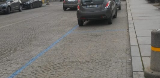 Racconigi strisce blu minoranza