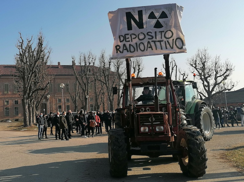 Carmagnola: agricoltori contro il nucleare, marcia dei trattori a Casanova