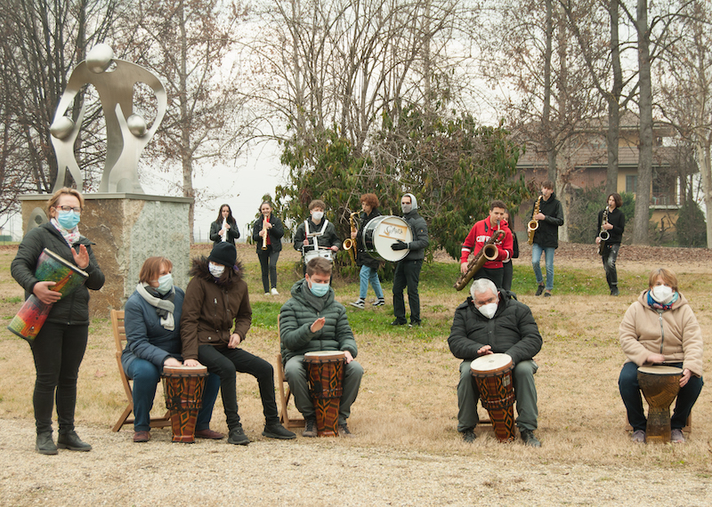 Quando la musica unisce: un videoclip di Saxmania e Angeli di Ninfa