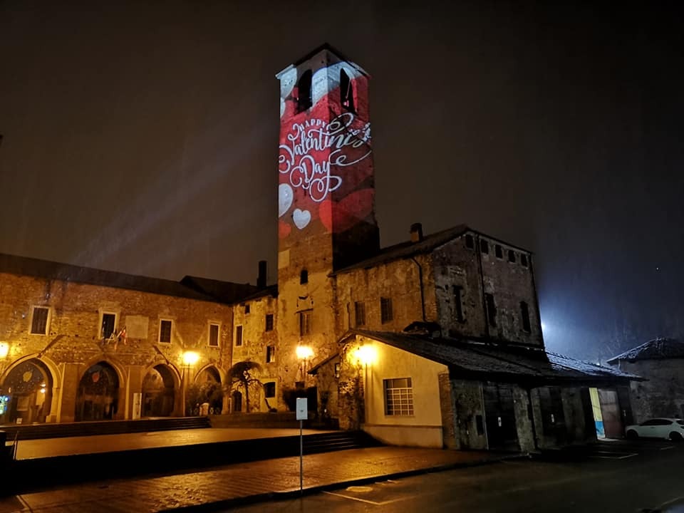 San Valentino 2021, Carmagnola si illumina con i cuori