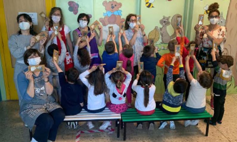 L'Associazione Dreams of Children di Sommariva dona pastelli alle scuole