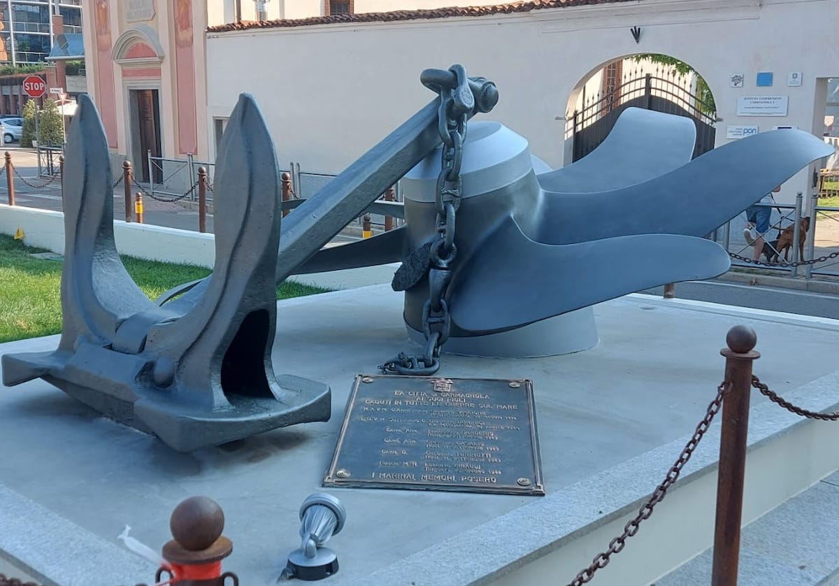 Carmagnola, restaurato il monumento ai caduti nelle guerre sul mare