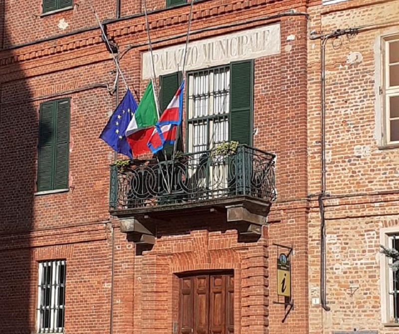 Lutto cittadino a Sommariva Bosco per il piccolo Samuele
