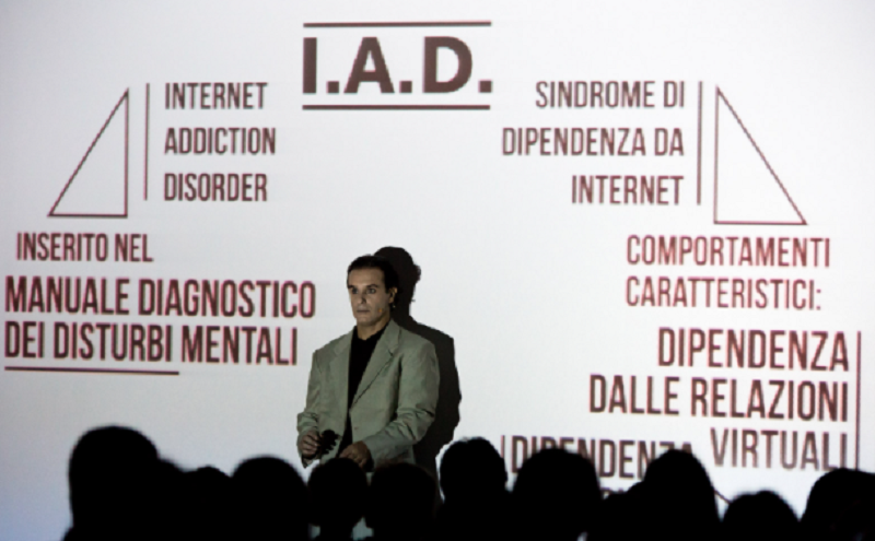 spettacolo cyberbullismo