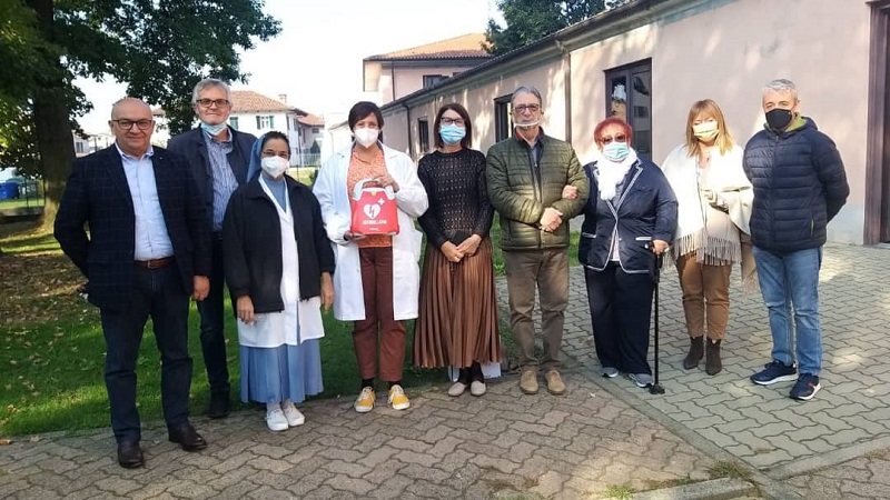 Moretta: la famiglia Zannoni dona un defibrillatore a Villa Loreto