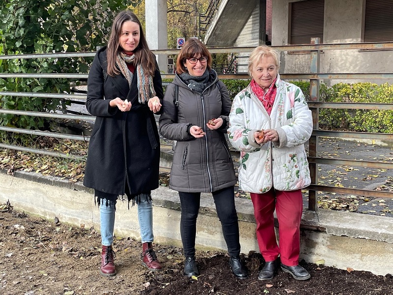 Il castello di Pralormo dona i tulipani alla città di Alba