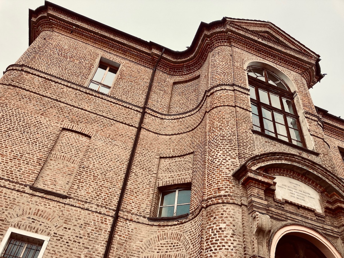 Quasi al completo il reparto Covid all'ospedale di Carmagnola