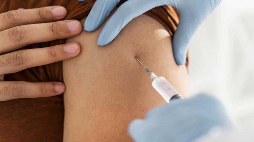 Vaccino anti-Covid in Piemonte: accesso diretto con Green Pass in scadenza
