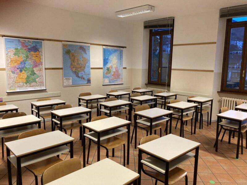 Covid nelle scuole di Piobesi, metà degli studenti sono in quarantena