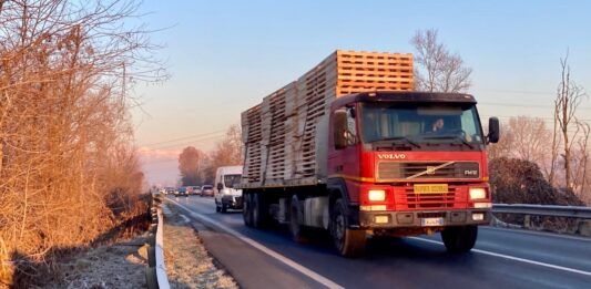 ponte sul po grande viabilità carignano carmagnola regione piemonte
