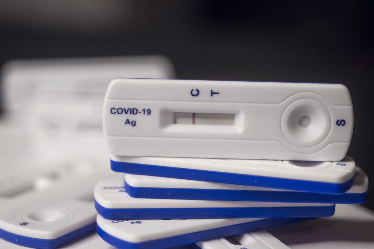 Tamponi gratis nelle farmacie del Piemonte per uscire dalla quarantena