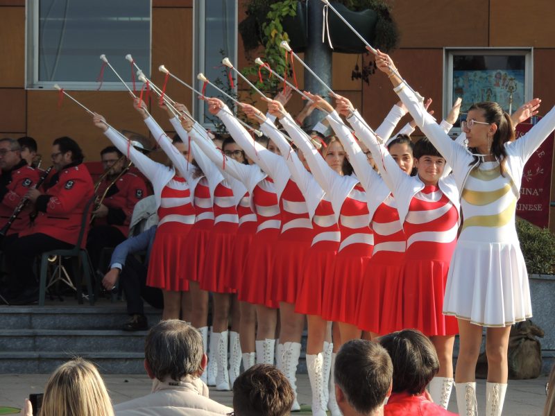 Le majorettes di Piobesi festeggiano i loro primi 50 anni