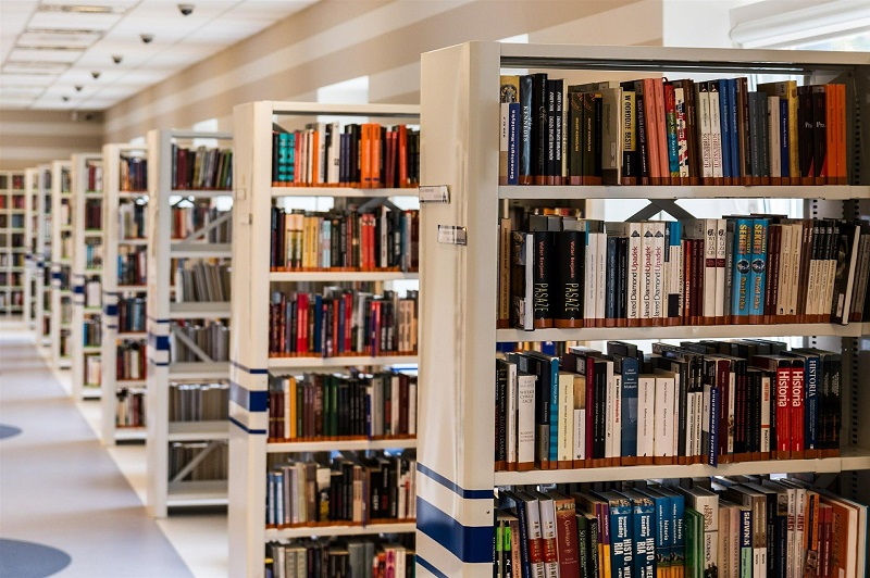 Orario estivo per la biblioteca di Casalgrasso