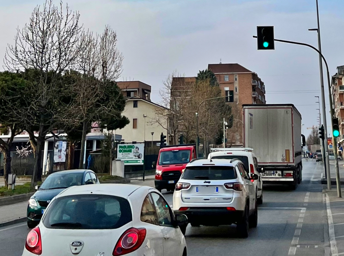 Viabilità in via Torino a Carmagnola, PD e Lista Elia chiedono interventi