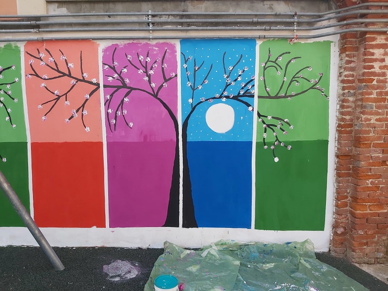 I ragazzi di Angeli di Ninfa realizzano un murales a Sanfré