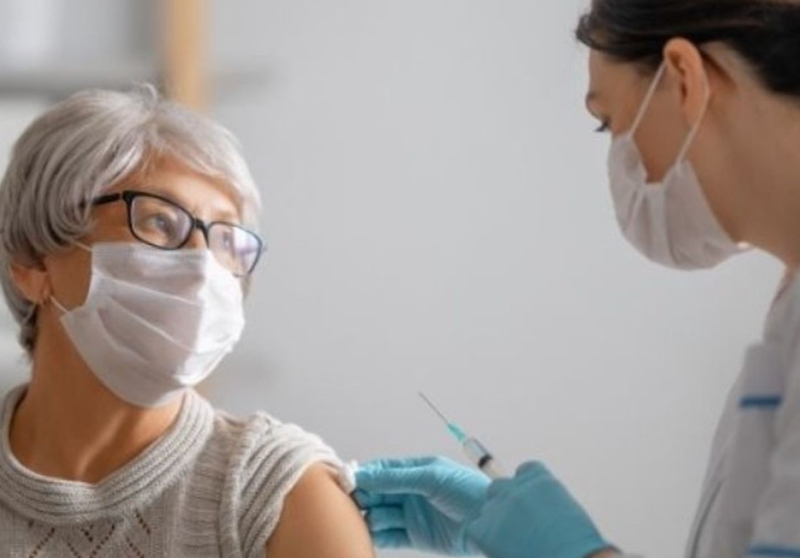 Covid, al via le preadesioni alla quinta dose per gli over60 del Piemonte
