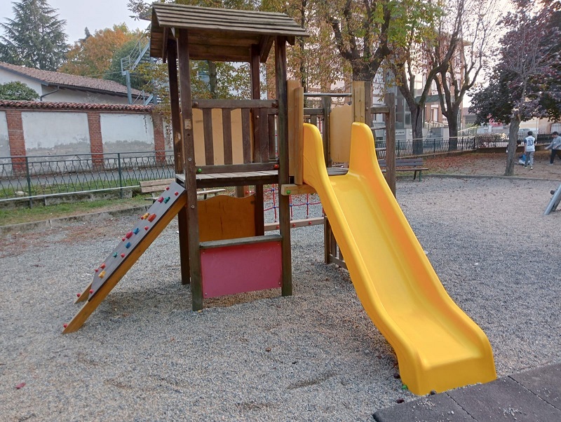 Sommariva, lavori di manutenzione ai giardinetti della stazione