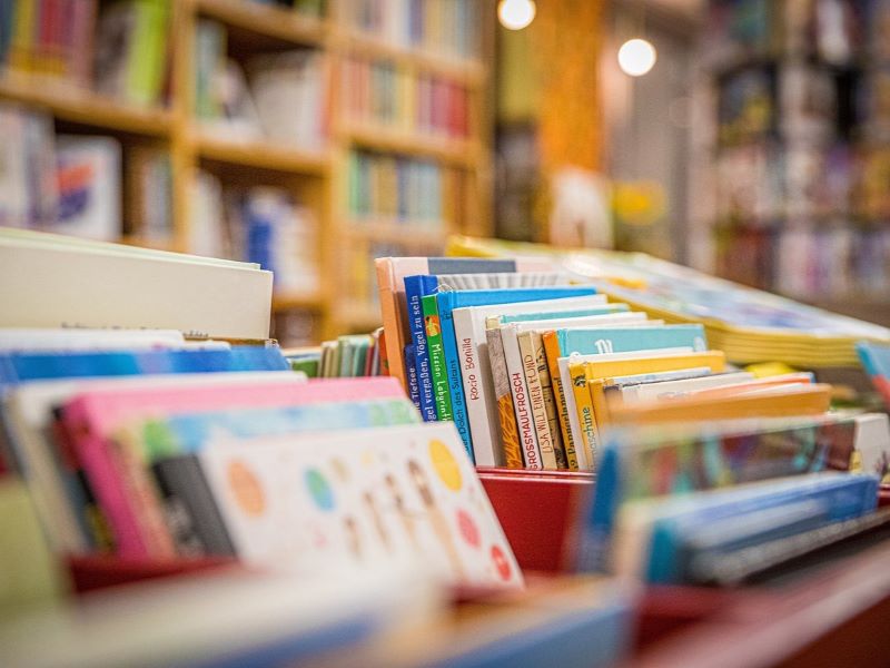 "Io leggo perché": libri in dono alla biblioteca della scuola di Villastellone