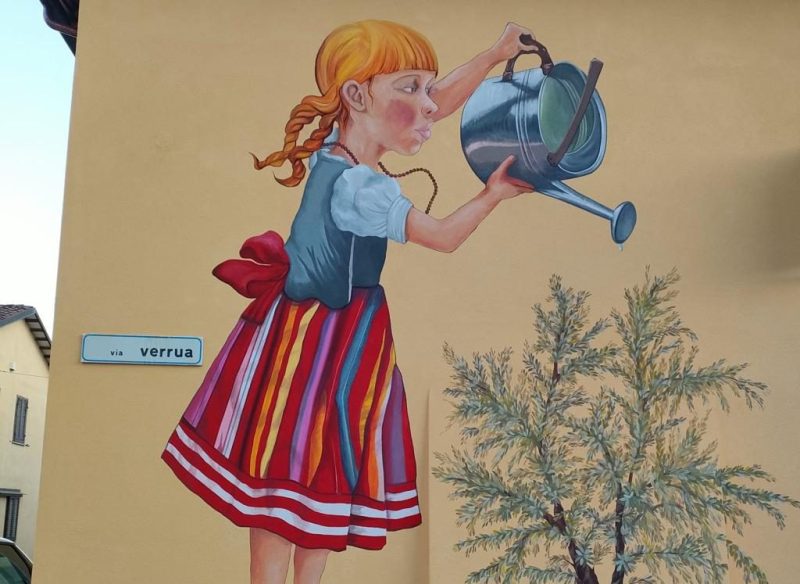 Osasio, la scuola si arricchisce con un murales e un nuovo albero