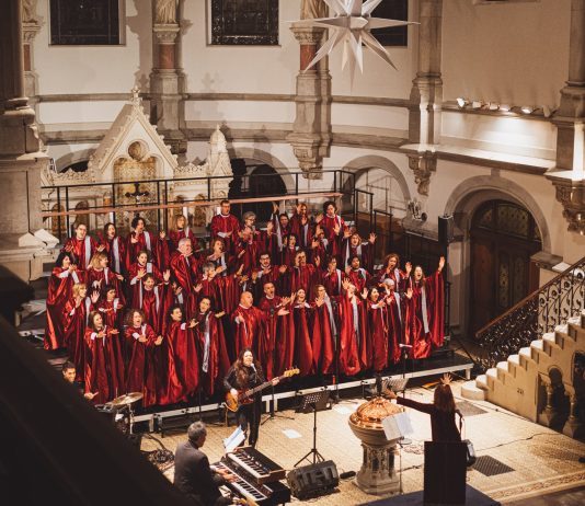 Concerto Gospel del “Castagnole Community Choir” al teatro Cantoregi di Carignano castagnole piemonte castagnole cmmunity choir germania tour tedesco coro