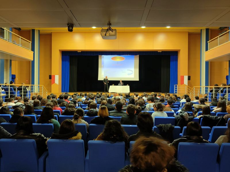 Carignano, lezioni di sicurezza alimentare per gli allievi del Bobbio