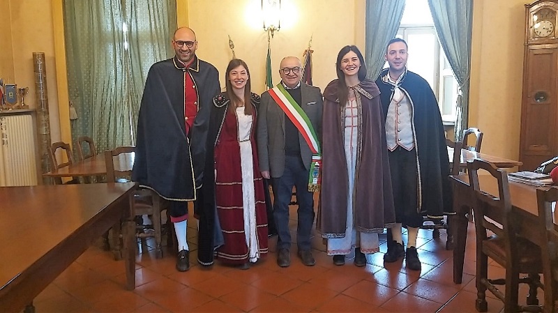 Accolte in municipio le maschere di Moretta