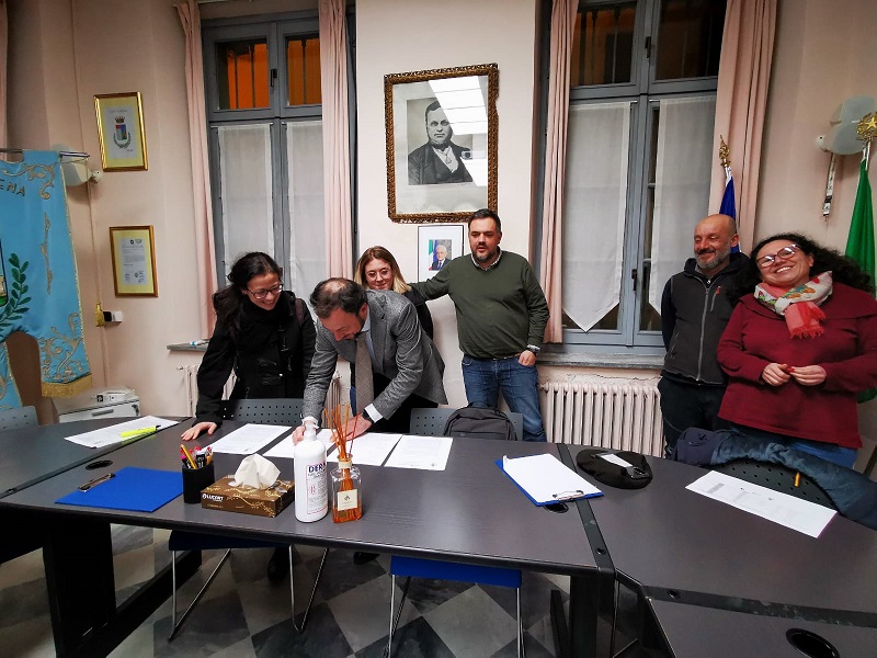 Santena: firmato un patto per promuovere la lettura