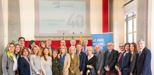 40 anni faro