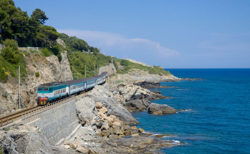 Ponente Line: i treni del mare tra Piemonte e Liguria