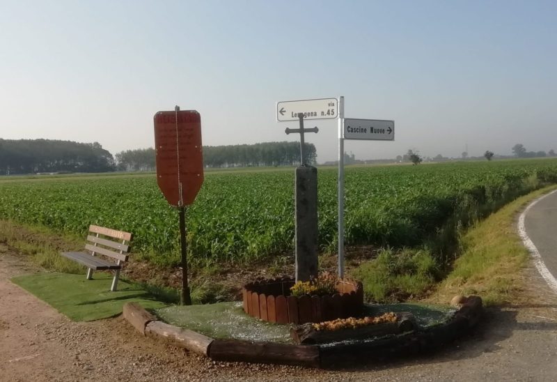 Piobesi: il Comitato San Rocco installa un'ironica stazione meteo "a corda"