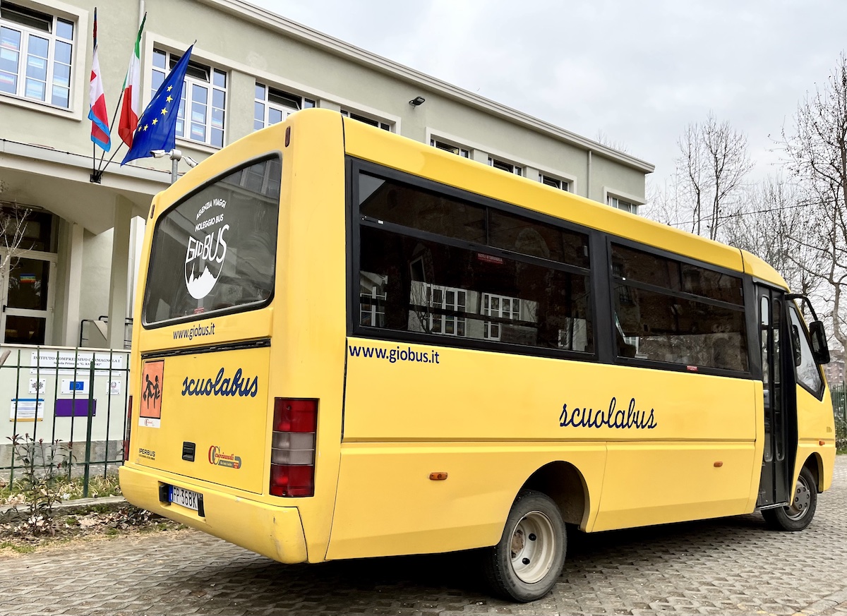 scuolabus carmagnola trasporto biblioteca