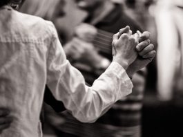 castagnole piemonte serate danzanti balli a palchetto di legno baby dance gruppo alpini comune croce rossa italiana associazione estate