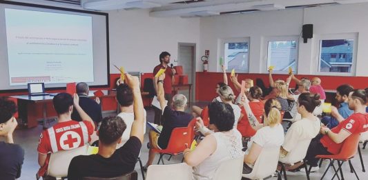 volontari alla croce rossa di carmagnola