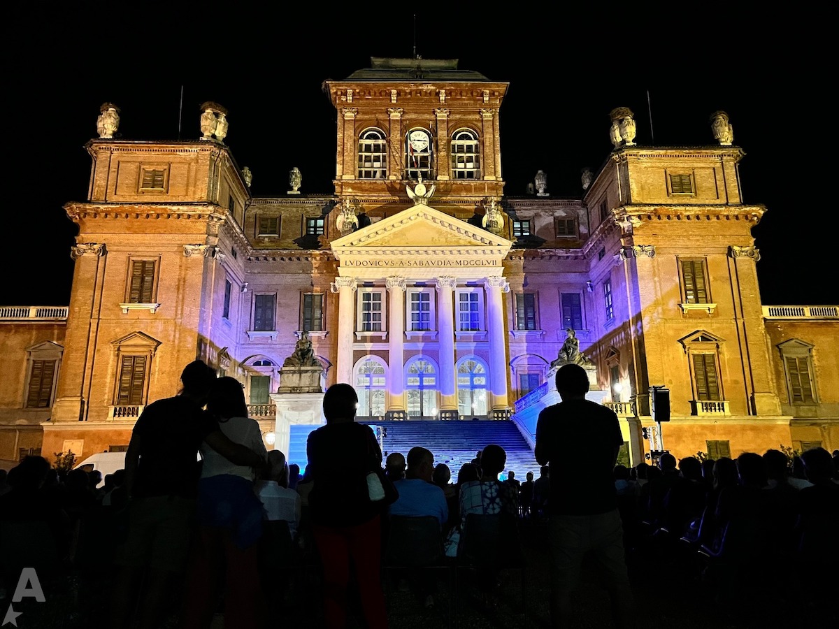 Racconigi: straordinaria affluenza alla prima edizione di "Libri a Castello"