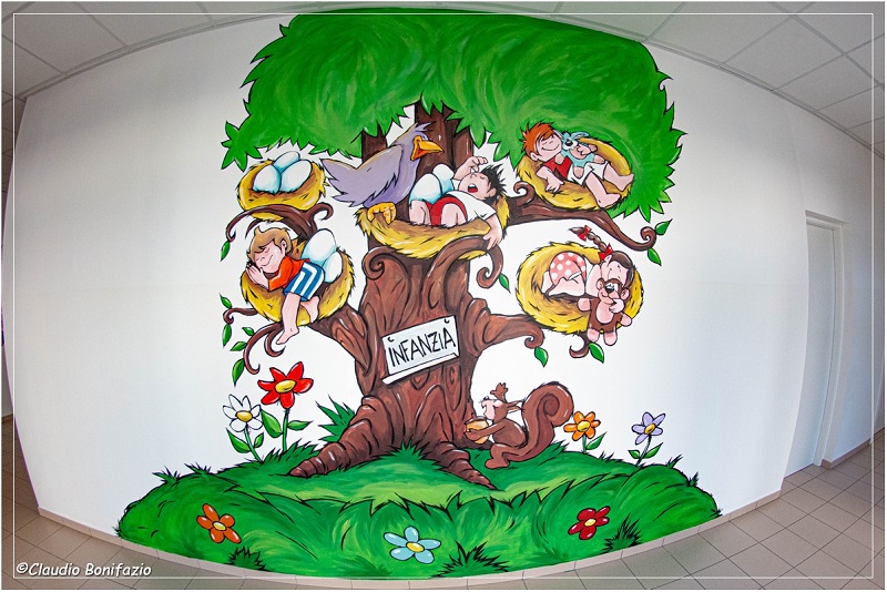 Tanti murales colorati al polo scolastico di Castagnole Piemonte