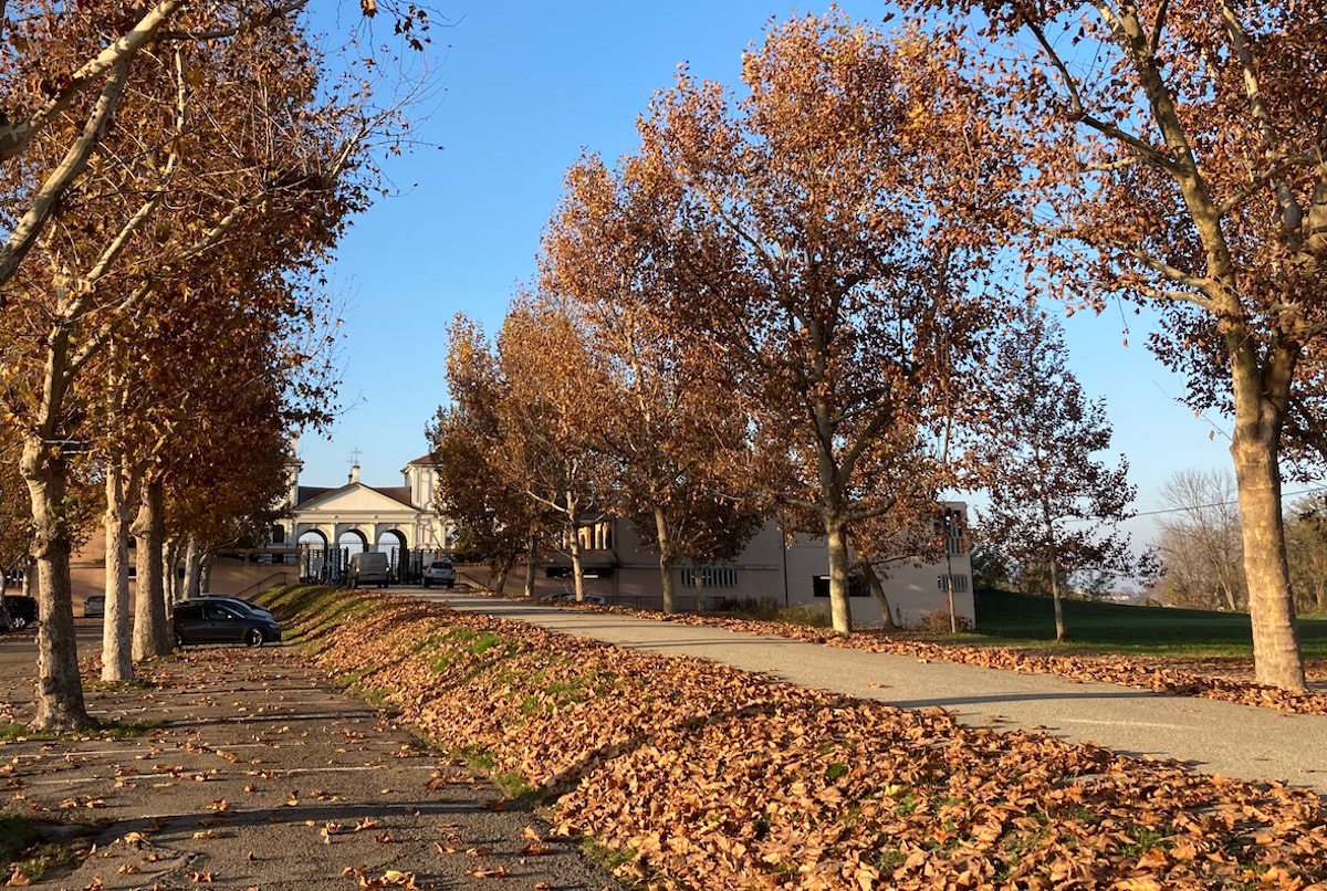 Orario ampliato nei cimiteri di Carmagnola per Ognissanti