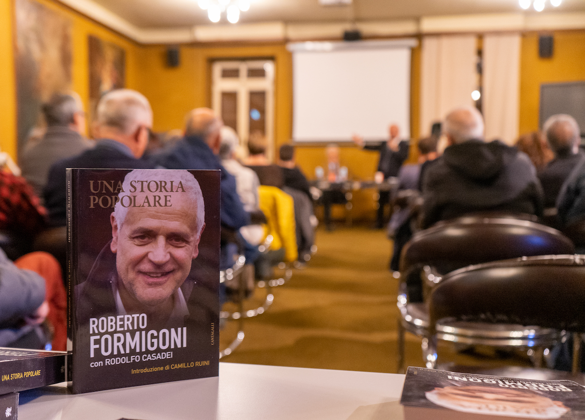 Roberto Formigoni libro
