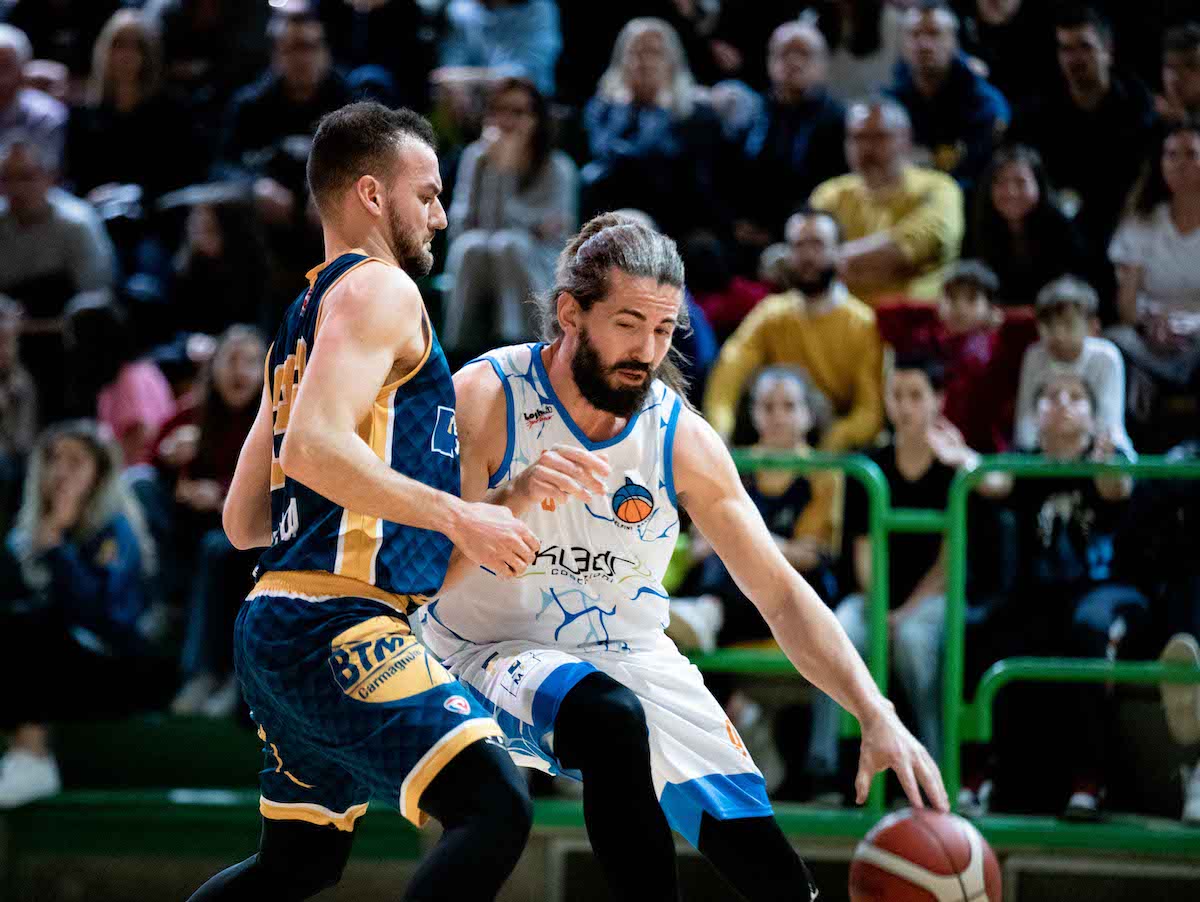 Basket: i Delfini Bikuadro battono la BTM Carmagnola nel primo derby della fase Gold