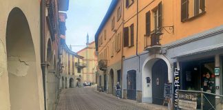 Lavori in via Valobra a Carmagnola