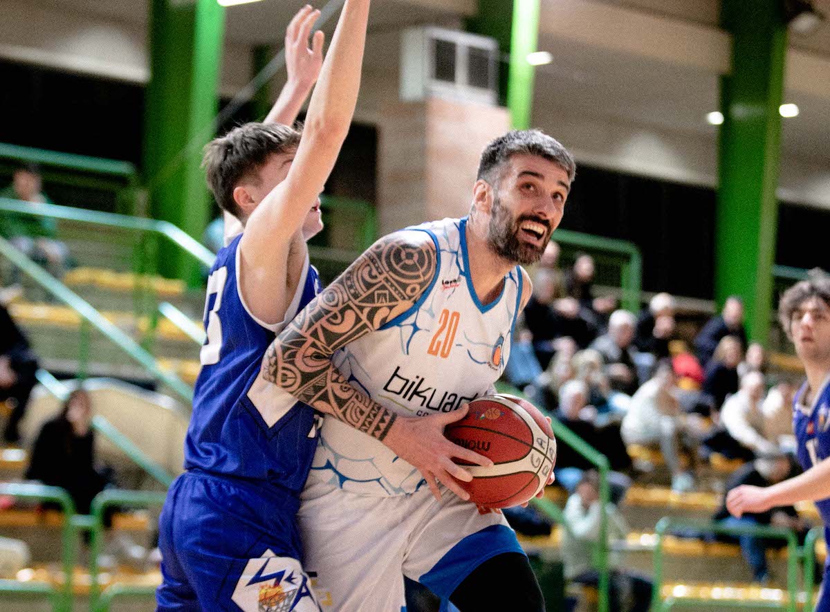 I Delfini Bikuadro Basket si impongono di quattro punti su Settimo