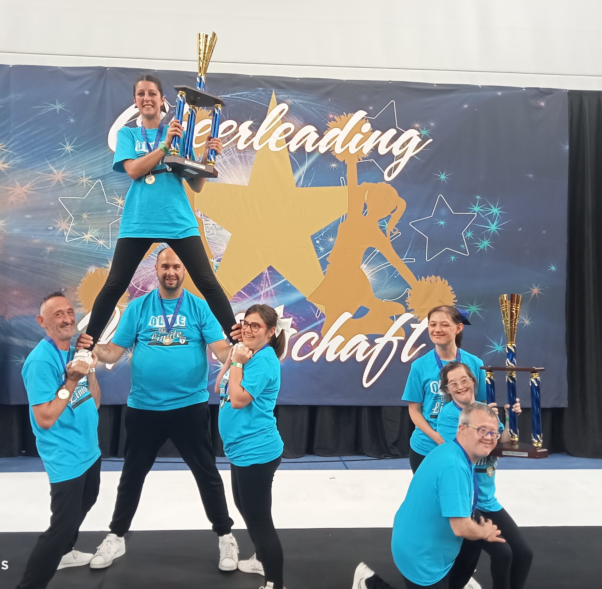 Due poirinesi trionfano all'europeo di cheerleading col gruppo Le Nuvole