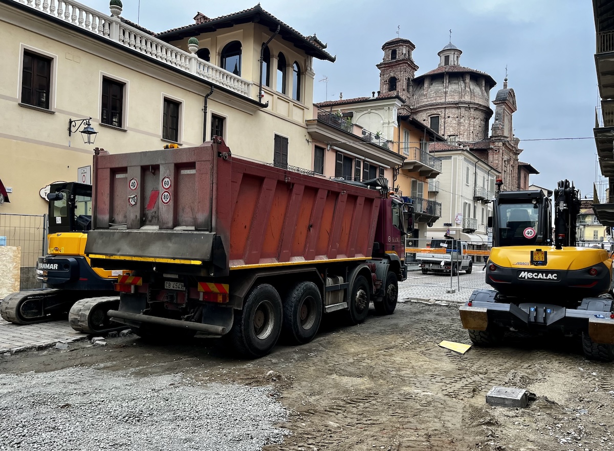 lavori in via valobra carmagnola