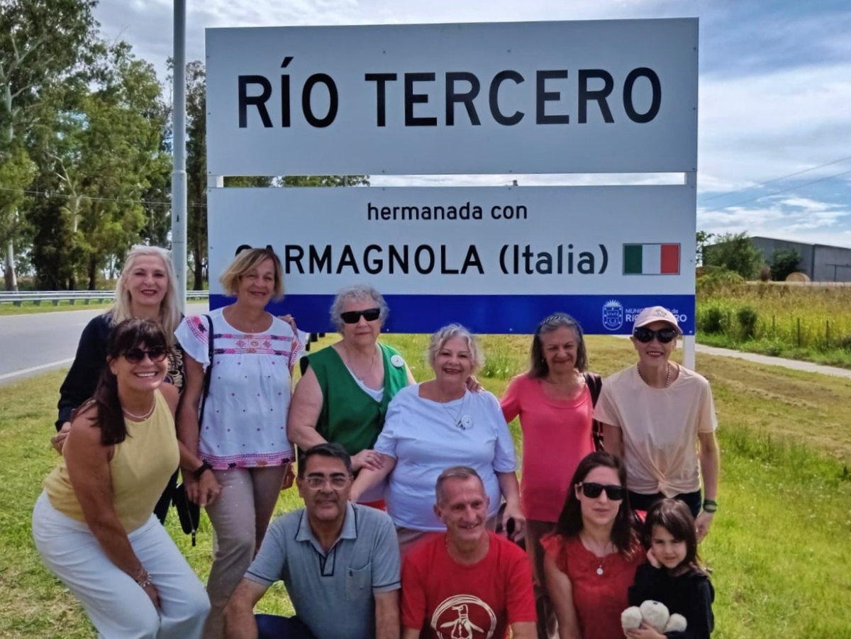 A Rio Tercero (Argentina) nuova segnaletica per celebrare il gemellaggio con Carmagnola