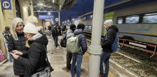 pendolari stazione carmagnola