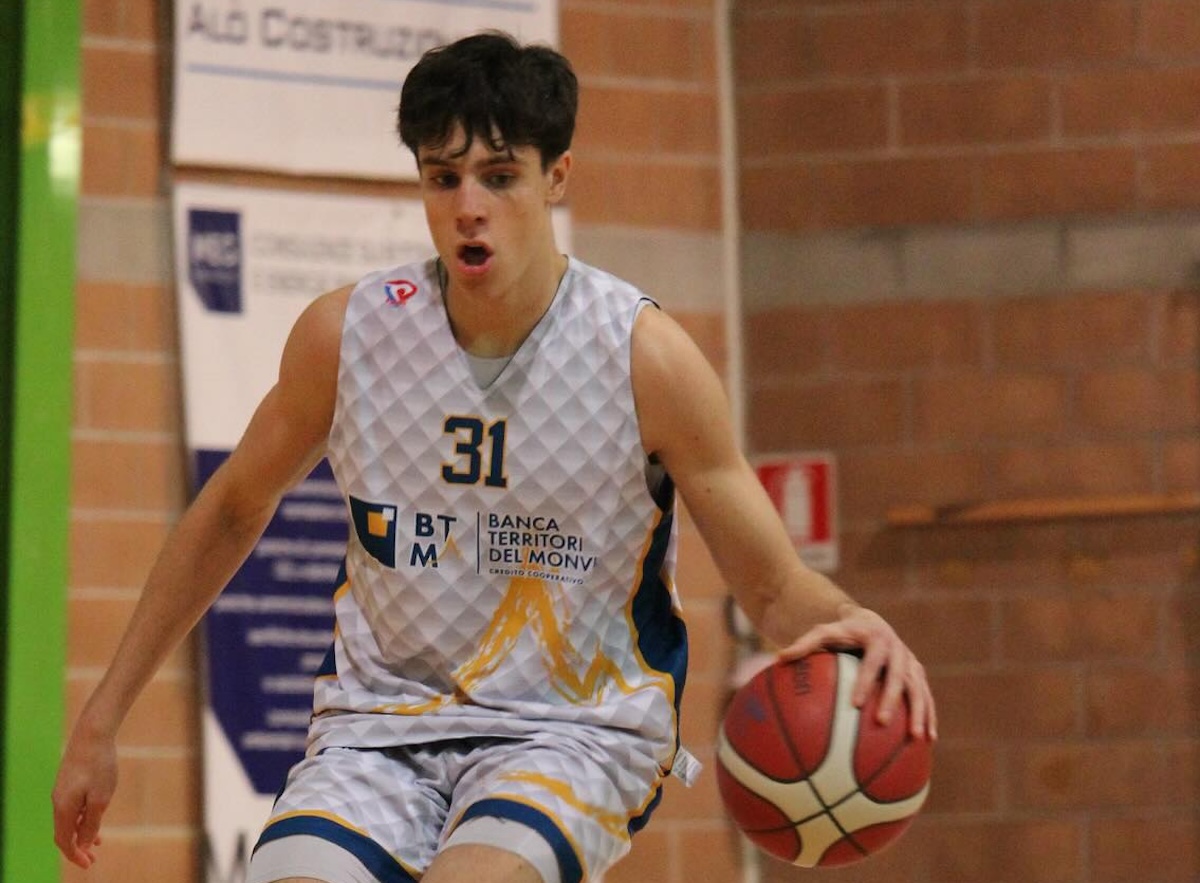 La BTM Basket Carmagnola vince di misura contro il Reba Torino