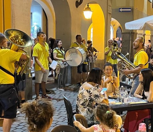 giovedì sotto le stelle carmagnola